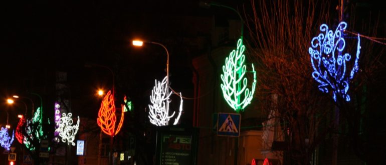 Улица в огнях — правила безопасного монтажа консолей на опоры освещения