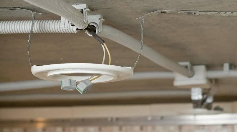 Монтаж освещения в квартире: с чего начать и на чем не экономить
